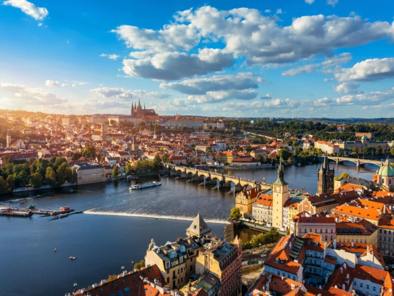 Romantic Anniversary Getaway Package – Complete Guide with Examples & Benefits